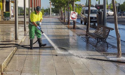 Continúan las limpiezas especiales en las avenidas de Nuevo Mundo e Isabel de Farnesio