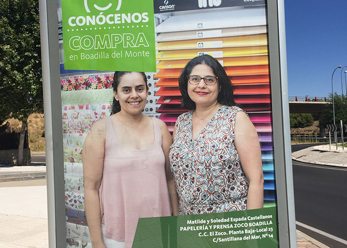 Cincuenta comercios se promocionan en los mupis municipales en la campaña «Conócenos: compra en Boadilla»