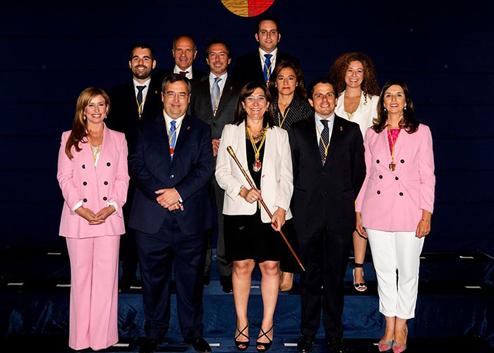 La alcaldesa de Pozuelo de Alarcón firma el Decreto de concejalías del nuevo Equipo de Gobierno