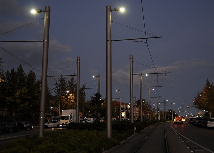 Metro Ligero ilumina su trazado al paso por el área urbana de Boadilla para aumentar la seguridad