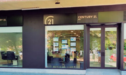 La agencia inmobiliaria Century 21 R&C ya está instalada en su nueva oficina en la av. Europa, 30