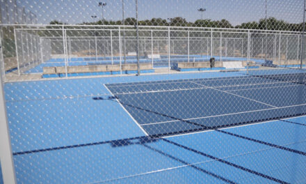 Renovado el pavimento de las siete pistas de tenis del Complejo Deportivo Ángel Nieto
