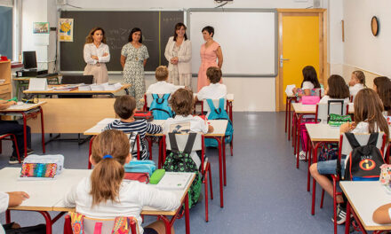El Gobierno municipal abre una nueva convocatoria de ayudas directas de 100 euros por hijo para material escolar