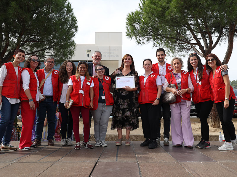 El Ayuntamiento de Pozuelo de Alarcón, premiado por su apoyo y colaboración con Cruz Roja