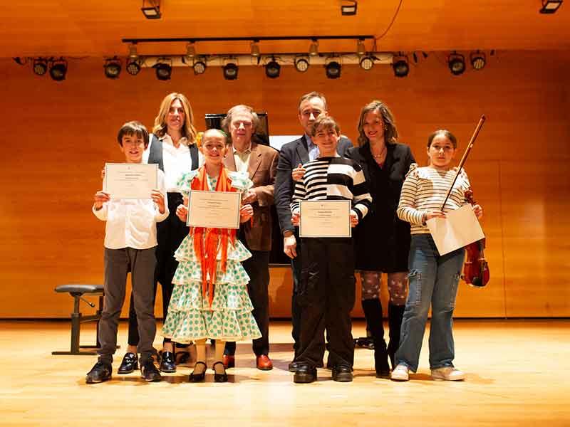 La Escuela Municipal de Música y Danza premia a sus mejores alumnos con la entrega de los diplomas a la Excelencia