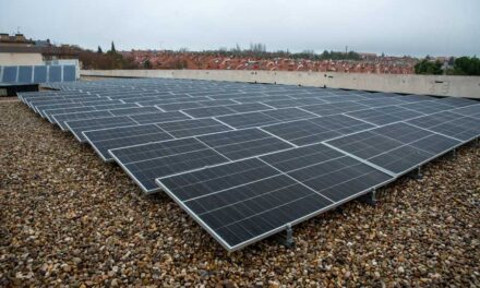 Boadilla licita la instalación de placas fotovoltaicas en tres centros deportivos municipales