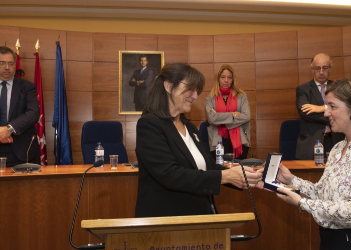 El Ayuntamiento concede la Medalla de Honor de Pozuelo de Alarcón al concejal Manuel Allende