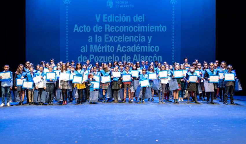 El Ayuntamiento premia la Excelencia y Mérito académico de los mejores estudiantes de Primaria y de Secundaria