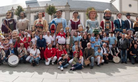 Seis comparsas de Gigantes y Cabezudos de Madrid y Zaragoza visitan Pozuelo de Alarcón