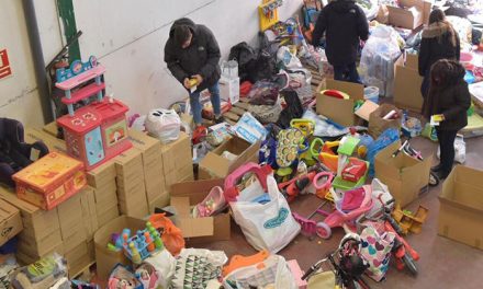 Kelisidina Ayuda dona al Ayuntamiento juguetes nuevos para regalar en Reyes a los niños más desfavorecidos