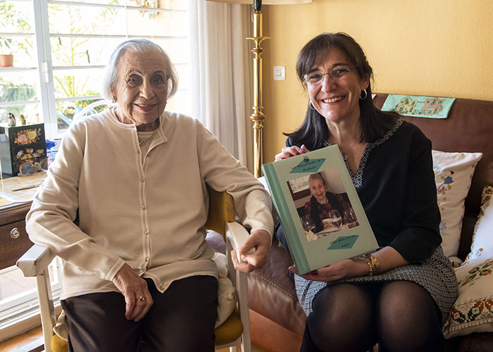 La alcaldesa felicita a la vecina Encarnación Ocaña que ha alcanzado el siglo de vida