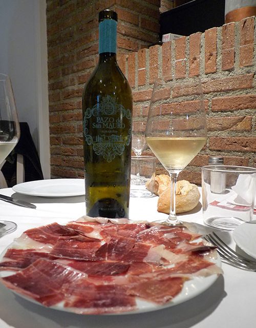 Reencontrándonos con buen vino y buena cocina en la cena maridaje de La Txitxarrería
