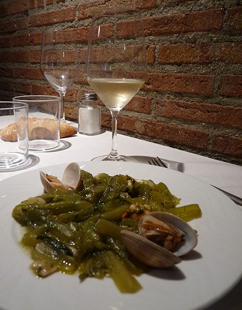 Reencontrándonos con buen vino y buena cocina en la cena maridaje de La Txitxarrería