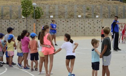 Servicios Sociales ha becado a 31 menores en los campamentos de verano municipales