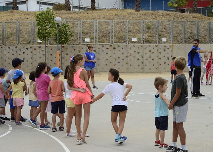 Servicios Sociales ha becado a 31 menores en los campamentos de verano municipales