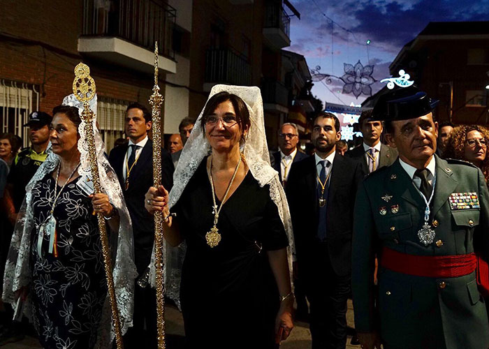 Pozuelo de Alarcón rindió honores a su Patrona y con la  Solemne Procesión por el centro de la ciudad