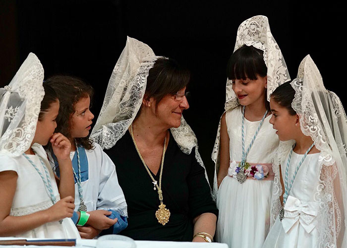 Pozuelo de Alarcón rindió honores a su Patrona y con la  Solemne Procesión por el centro de la ciudad