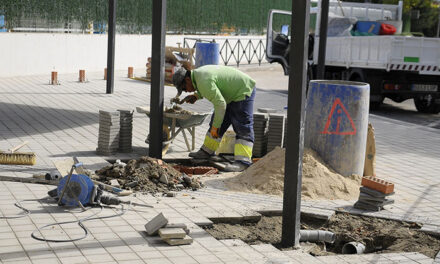 Obras de remodelación en el aparcamiento y entrada al CEIP Teresa Berganza
