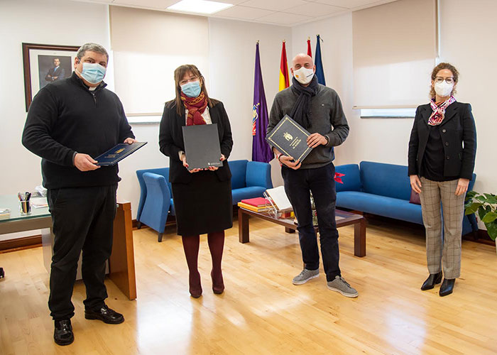 La alcaldesa de Pozuelo firma con Cáritas un convenio de colaboración para ayudar a las personas en situación de vulnerabilidad