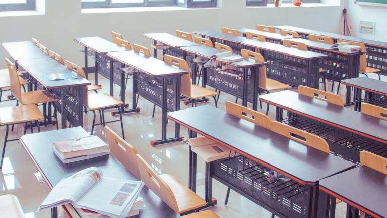 La Comunidad aplaza hasta el miércoles la vuelta al colegio tras la petición de ayuntamientos y habilita 3 días en junio para reforzar la presencialidad