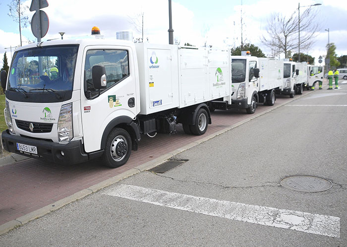 El servicio de limpieza incorpora cuatro nuevos camiones para trabajar en los nuevos desarrollos