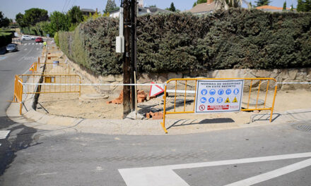 Obras de renovación del acerado en Monte Almenara y Monte Puig Campana