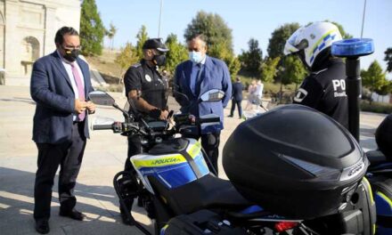 El consejero de Interior felicita a la Policía Local y a Protección Civil de Boadilla, el municipio más seguro de Madrid
