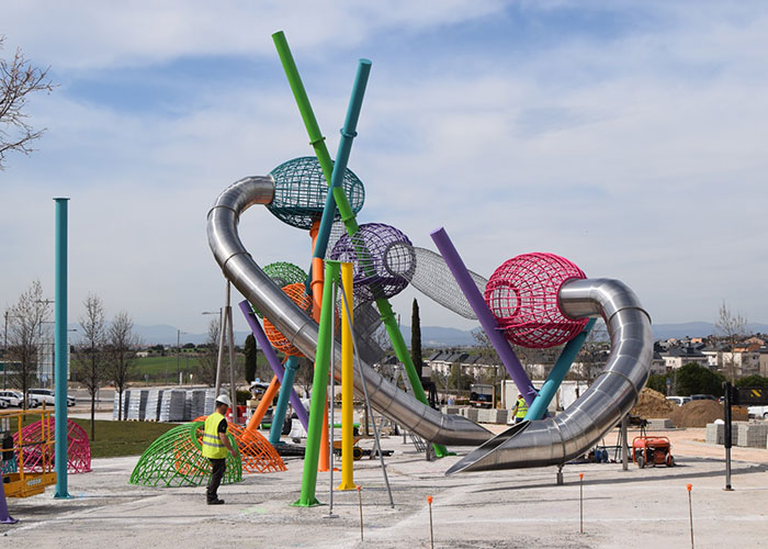 Continúa a buen ritmo la remodelación del parque Miguel Ángel Blanco
