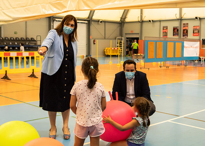 El Gobierno municipal oferta cerca de 4.000 plazas para los campamentos y colonias deportivas de verano para facilitar la conciliación de las familias