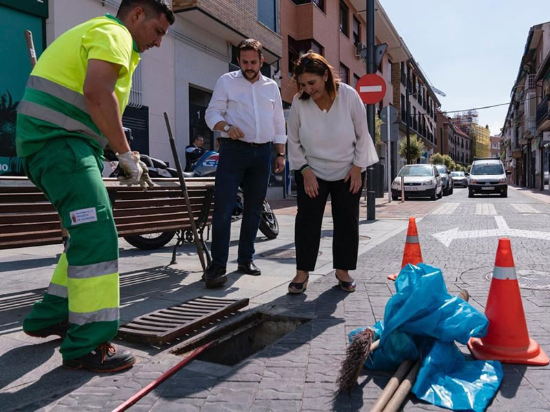 Dispositivo especial de limpieza de imbornales en las calles de Pozuelo de Alarcón