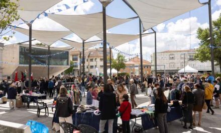 Más de un centenar de vecinos participaron en el primer Mercado de Segunda Vida organizado para dinamizar el centro del municipio