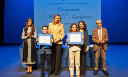 La alcaldesa destaca que nada sirve más a un joven que el estudio, el esfuerzo, el conocimiento y los libros
