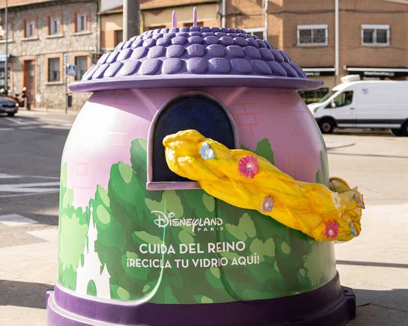 La magia del reciclaje de vidrio vuelve a tomar las calles de Pozuelo de Alarcón con iglús tematizados por Disneyland Paris