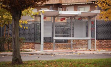 Renovación y mejora de 20 marquesinas de paradas de autobús