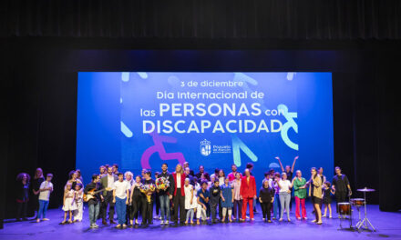 Pozuelo de Alarcón conmemoró el Día Internacional de las Personas con Discapacidad con un espectáculo de artes escénicas en el Teatro MIRA