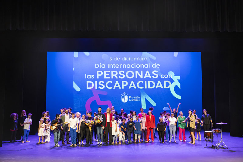 Pozuelo de Alarcón conmemoró el Día Internacional de las Personas con Discapacidad con un espectáculo de artes escénicas en el Teatro MIRA