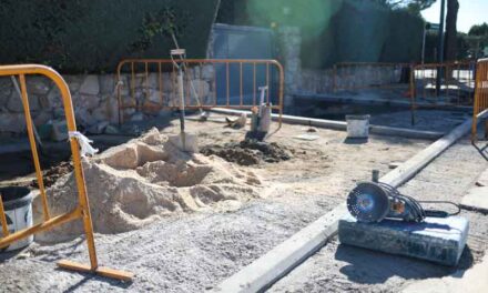 Finaliza el acerado en Playa Castro Urdiales y comienza el de Monte Aitana, en Olivar de Mirabal