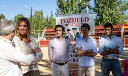 La alcaldesa y los toreros Francisco José Espada, Álvaro Burdiel y Alejandro Chicharro visitan la plaza de Toros de Pozuelo