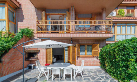 Funcionalidad y espacio en este bonito chalet adosado