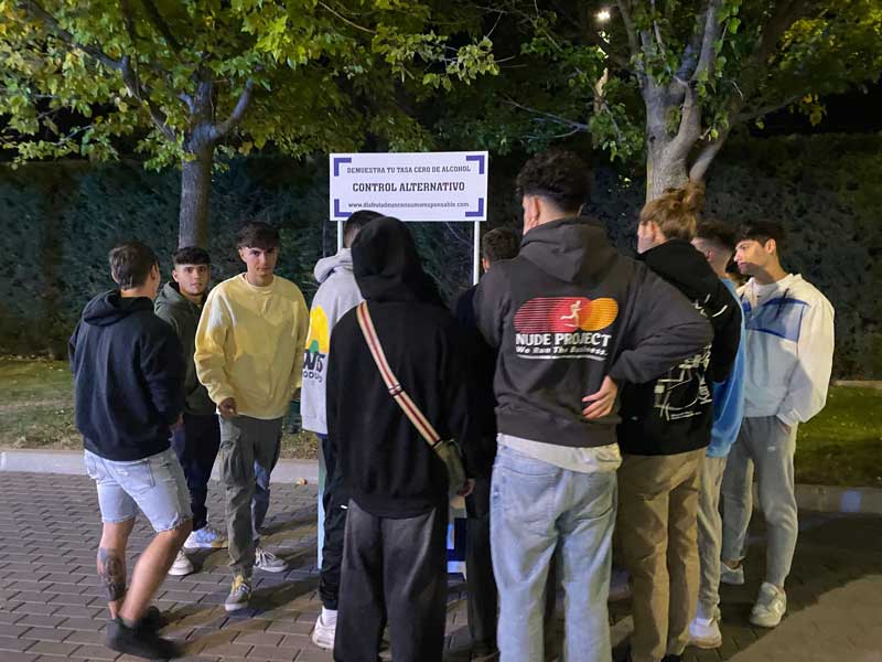 Campaña de concienciación sobre consumo de alcohol cero al volante entre jóvenes durante las fiestas patronales