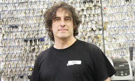 Reparaciones Santander. Pasión por el trabajo artesanal bien hecho como maestros zapateros y cerrajeros