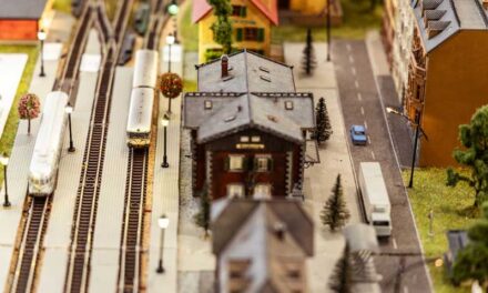 La Sala de Música del Palacio acoge una exposición de maquetas de trenes eléctricos históricos