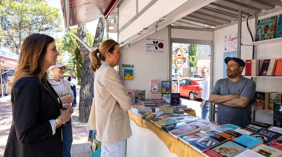 Pozuelo de Alarcón celebra su Feria del Libro con una treintena de casetas, firmas de escritores y espectáculos familiares