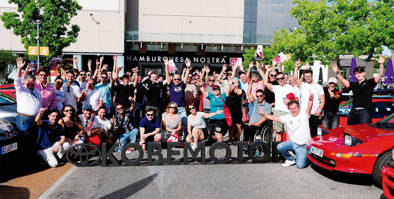 Kobe Motor reúne 46 deportivos en la X Ruta GR, la más especial de su historia